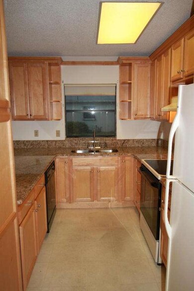 129 McNeela Dr unit 129, Titusville, FL 32796 - photo 2