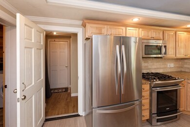 50 S Main St unit 1, Uxbridge, MA 01569 - photo 4