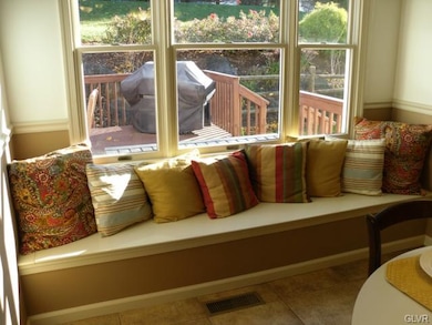 1122 Pennsylvania St, Whitehall, PA 18052 - photo 4