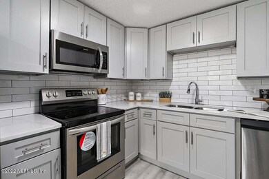 10177 Melanie Ave, Jacksonville, FL 32218 - photo 6