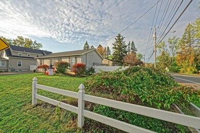 27 New Jersey Ave, Rensselaer, NY 12144 - photo 2