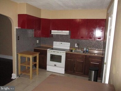 2339 W Marshall Rd unit 2ND FLOOR, Lansdowne, PA 19050 - photo 4