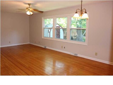 LIVING ROOM / DINING ROOM