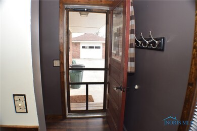 827 W College Ave, Woodville, OH 43469 - photo 5