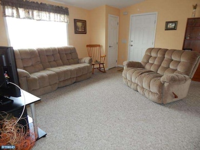 6 Mockingbird Ct, Bechtelsville, PA 19505 - photo 2