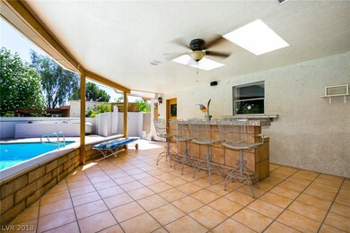 Covered patio, with built in bar