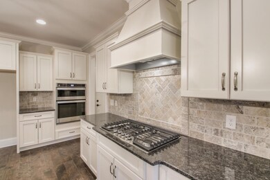 Gas range in kitchen!