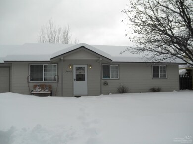 3142 SW Reindeer Ct, Redmond, OR 97756 - photo 2