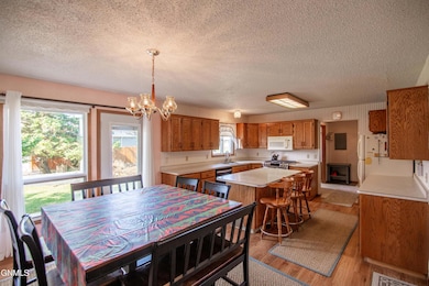 251 E 2nd St, Regent