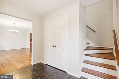 9228 Paddock Ln, Potomac, MD 20854 - photo 4