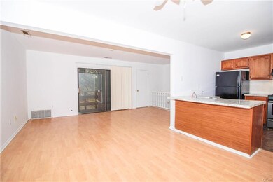 1549 Creekside Rd unit B33, Whitehall, PA 18052 - photo 7