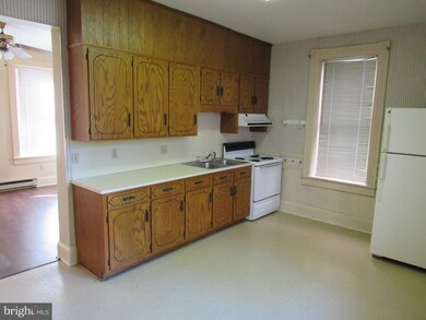 11 S Church St unit 2, Waynesboro, PA 17268 - photo 4