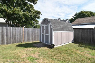 25 Clayton St, Middletown, RI 02842 - photo 6