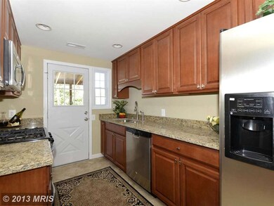 948 Foxridge Ln, Essex, MD 21221 - photo 4