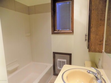 1027 Wheeler Ave, Scranton, PA 18510 - photo 4