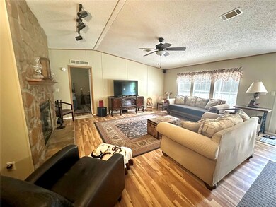 2884 SW Wilson Springs Rd, Fort White, FL 32038 - photo 6