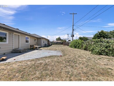 2114 Centennial Blvd, Springfield, OR 97477 - photo 6