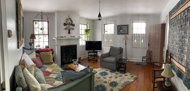 bright & sunnyfamily room