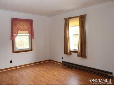 17 Ridgewood Acres Dr unit 2, Hendersonville, NC 28792 - photo 5