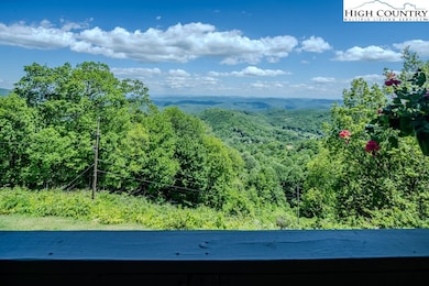 EVER-CHANGING GORGE VIEWS