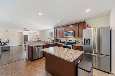 10211 Reyes Heights, San Antonio, TX 78254 - photo 5