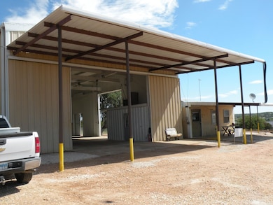 1211 Fort McKavitt St, Mason, TX 76856 - photo 3