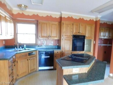 1315 Willow Downs Ct, Asheboro, NC 27205 - photo 7