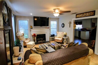 401 Sunset Dr, Cleburne, TX 76033 - photo 6