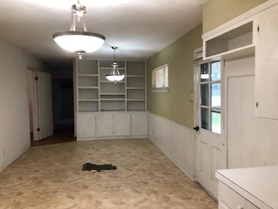 303 Melody Ln, Gainesville, TX 76240 - photo 5