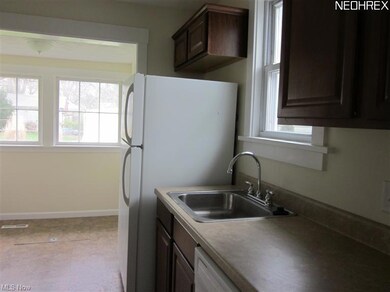 This home is in excellent condition and comes with the appliances. You can see from this shot the dining area in the kitchen.