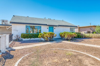 2831 W Roadrunner Road