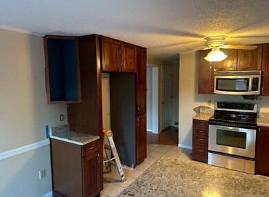 25 Pond St unit A, Marblehead, MA 01945 - photo 2