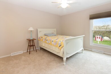 2260 Devonshire Dr NE, Grand Rapids, MI 49505 - photo 5