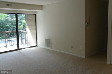 11055 Camfield Ct unit 8C-103, Manassas, VA 20109 - photo 2