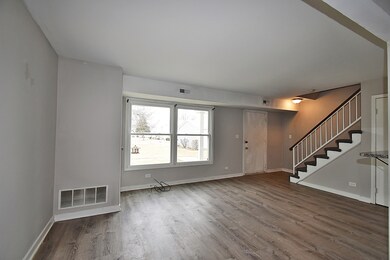 1362 S Glen Cir unit A, Aurora, IL 60506 - photo 4