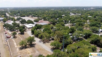 694 E North St, New Braunfels, TX 78130 - photo 5