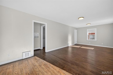 10335 Saint Joan Ln, Saint Ann, MO 63074 - photo 7
