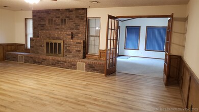 Living room from entrance hall. Family room off li
