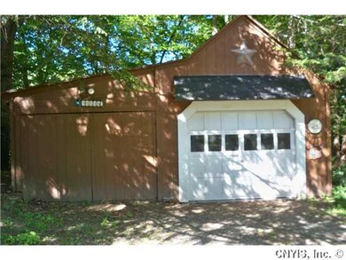Stable/Barn Garage with a workshop on the side