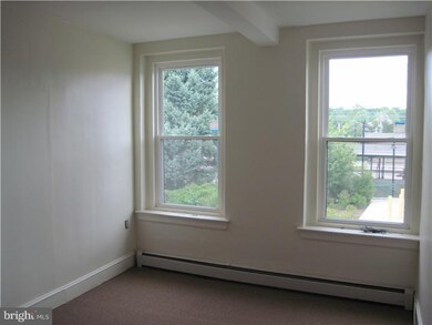 133 N Wayne Ave, Wayne, PA 19087 - photo 3