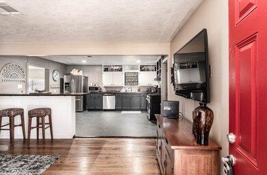 103 Fairway Dr, Alvin, TX 77511 - photo 6