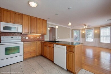 43 Oliver St, Bristol, RI 02809 - photo 3