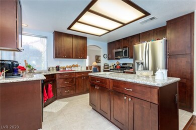 granite & matching stainless. All appliances inclu