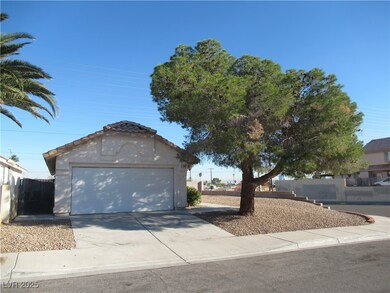 600 Sarajane Ln, Las Vegas, NV 89107 - photo 2