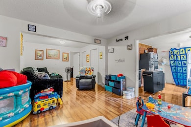 301 W Pleasant St, Aurora, MO 65605 - photo 3