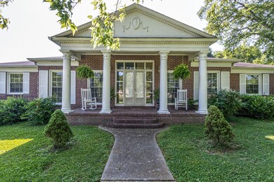 809 S Cannon Blvd, Shelbyville, TN 37160 - photo 2