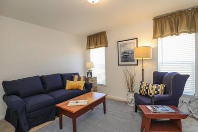 71 Crescent St unit 208-97-17B, Plymouth, NH 03264 - photo 3