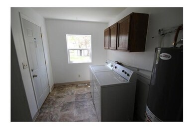 4250 NE 6th St, Des Moines, IA 50313 - photo 7