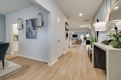 foyer / dining