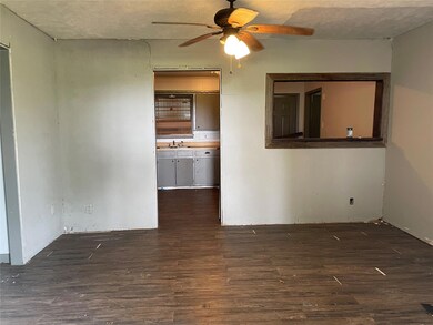 1305 Lynn St, Bonham, TX 75418 - photo 4